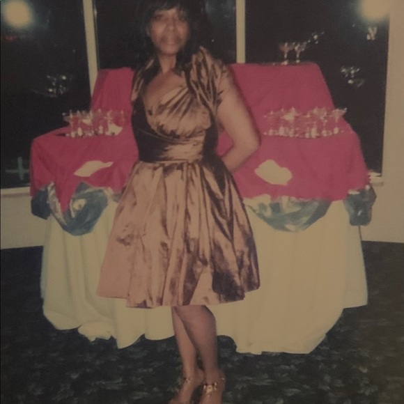 Dress - Picture 2 of 15